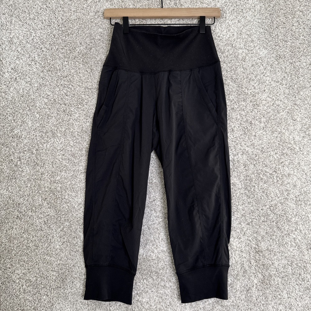Lululemon 4 Black Capris Elastic Waste Band Pockets